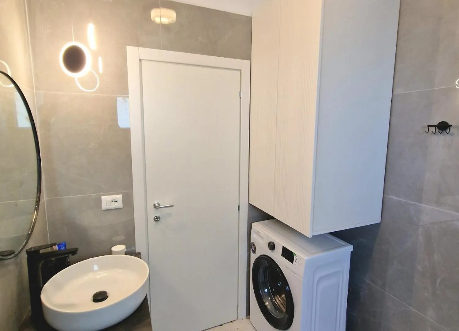 New Beachfront Apartment Pirali In Saranda City Sarandë